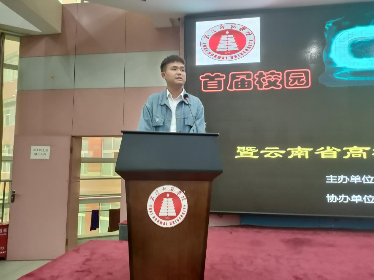 说明: C:\Users\simulight\Desktop\CTF大赛\photos\0a9ad218-455a-40d2-bfda-df5c5192c08a.jpg0a9ad218-455a-40d2-bfda-df5c5192c08a