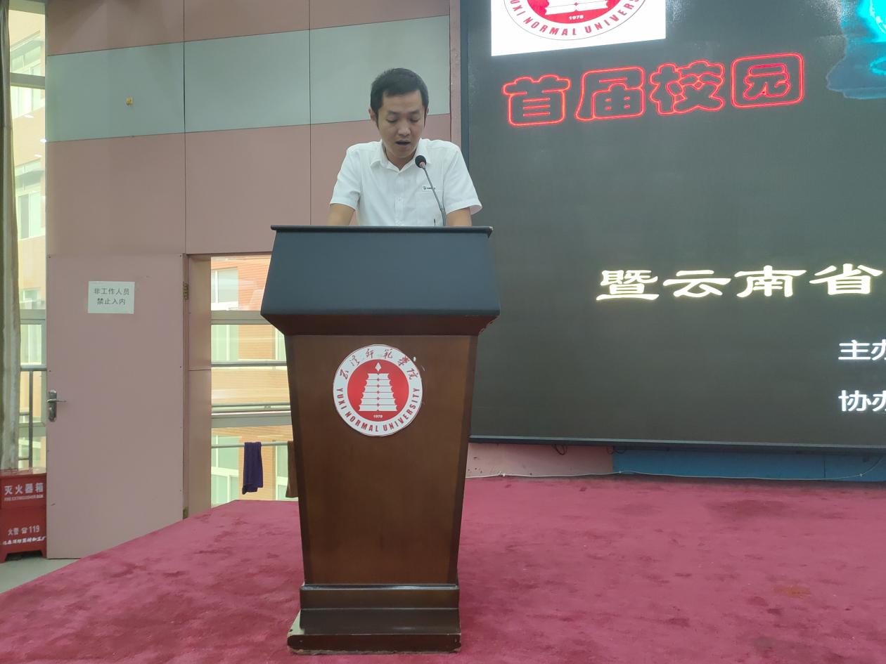 说明: C:\Users\simulight\Desktop\CTF大赛\photos\7d68032c-b2df-494a-b4a8-81a58ef973e3.jpg7d68032c-b2df-494a-b4a8-81a58ef973e3